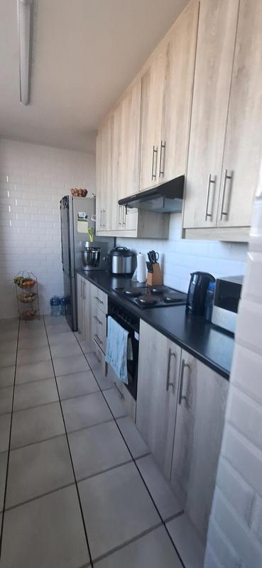 2 Bedroom Property for Sale in Goodwood Central Western Cape